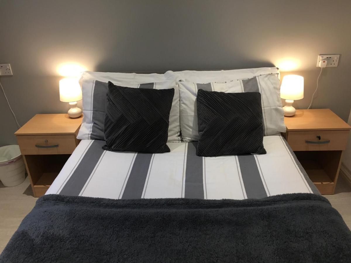 Апартаменты Spacious Ground Floor Studio Flat - Easy Access To Stansted Airport, London And Cambridge Бишопс-Стортфорд Экстерьер фото