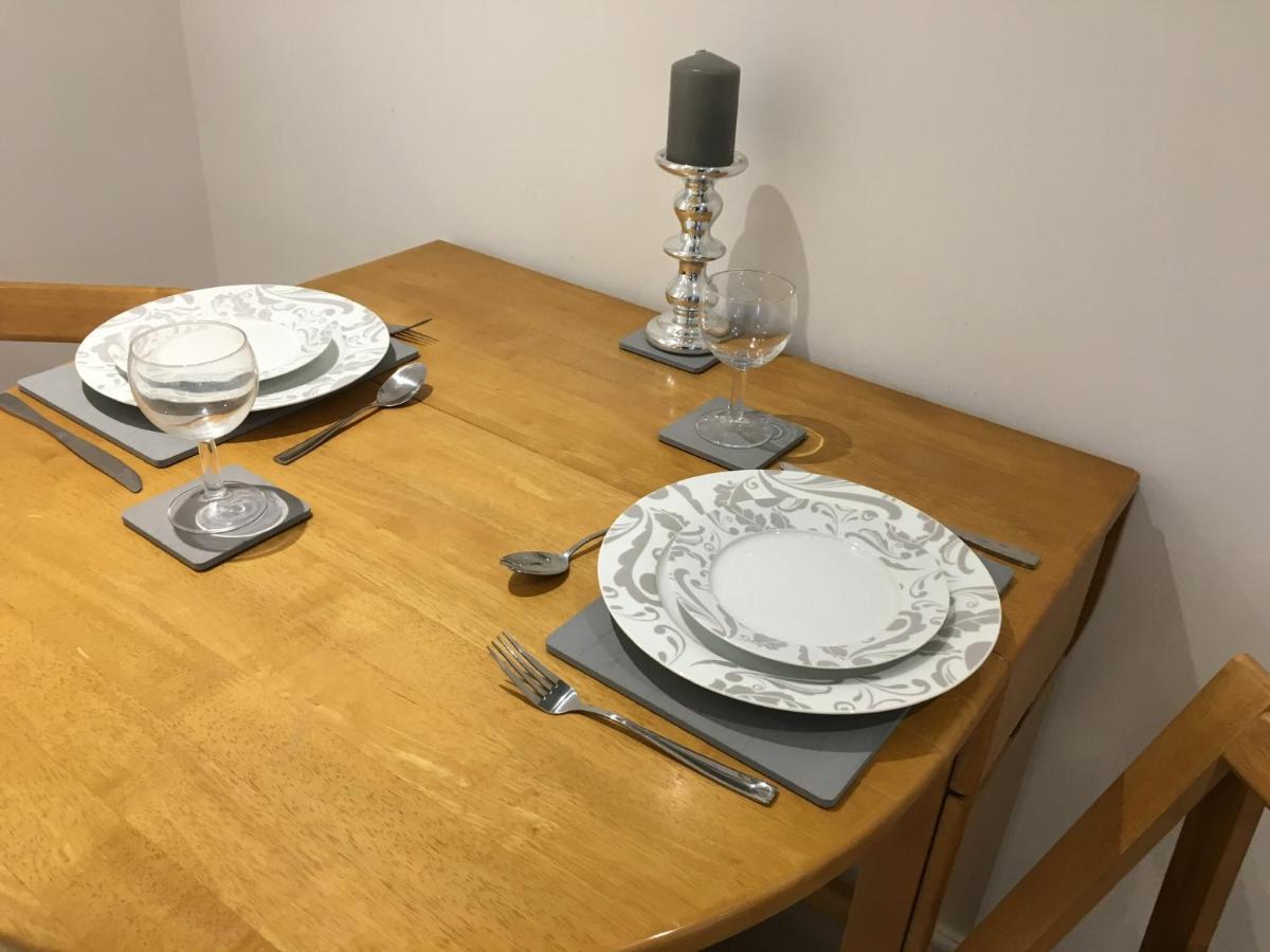 Апартаменты Spacious Ground Floor Studio Flat - Easy Access To Stansted Airport, London And Cambridge Бишопс-Стортфорд Экстерьер фото