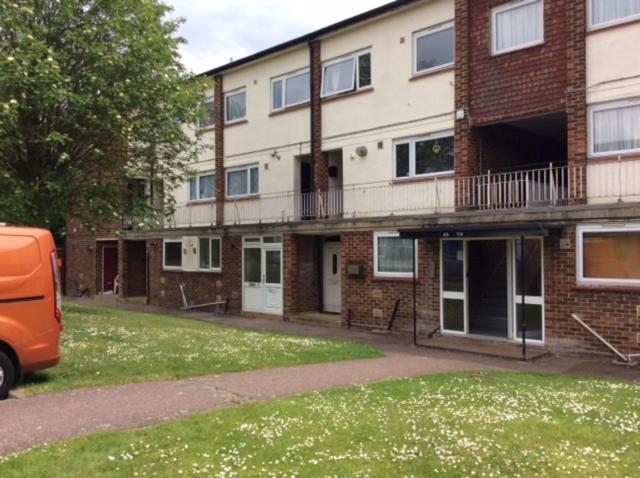 Апартаменты Spacious Ground Floor Studio Flat - Easy Access To Stansted Airport, London And Cambridge Бишопс-Стортфорд Экстерьер фото
